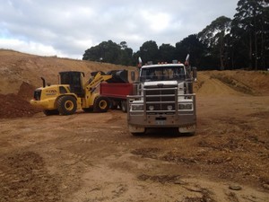 Barker's Gravel Contractors Pic 2