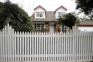 V.I.P Home Services, Fencing and Home Maintenance Pic 5 - Picket Fencing Various styles