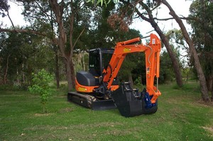 Boss Excavations Pic 2 - 5 Tonne Excavator