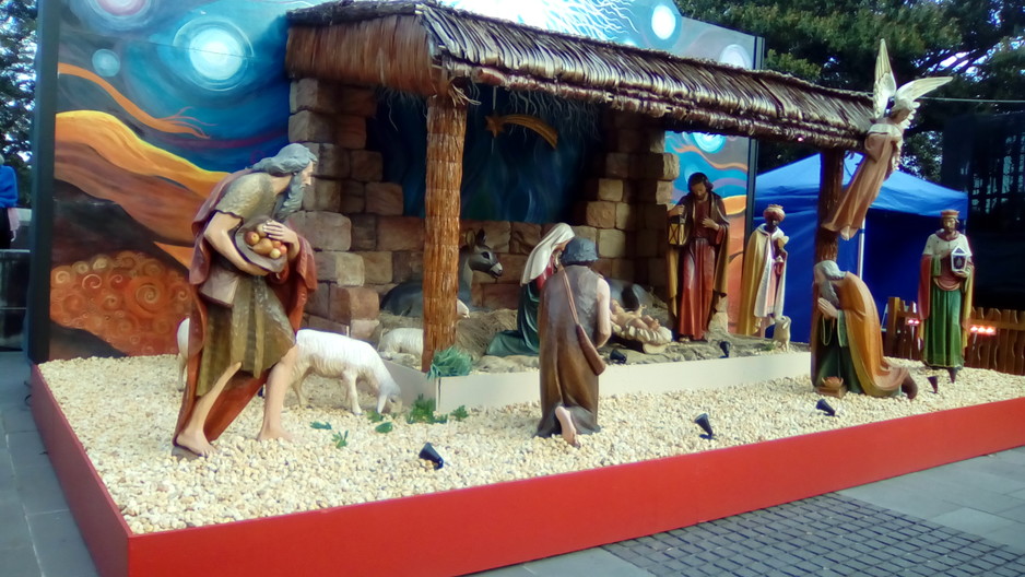 St Mary's Cathedral Pic 1 - Christmas manger scene outside Saint Marys Cathedral Sydney Christmas 2016