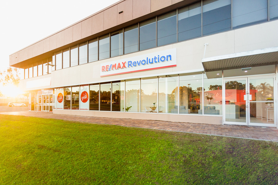 RE/MAX Revolution Pic 1