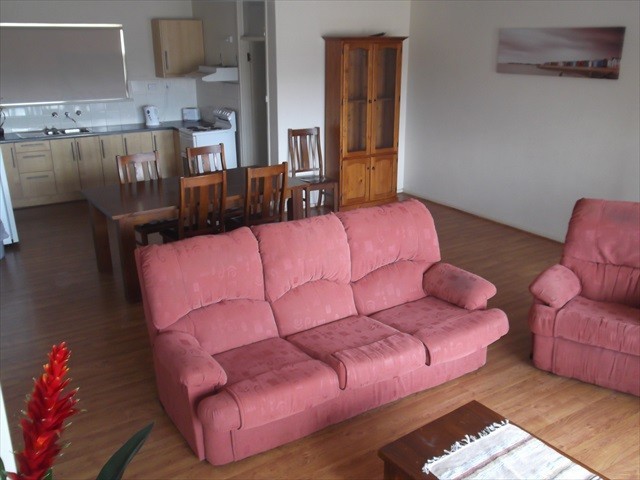 Whyalla Holiday & Worker Accommodation Pic 1 - One of four two bedroom flats located near the Whyalla LookOut Enjoy fully furnished clean and organised accommodation