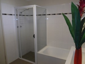 Whyalla Holiday & Worker Accommodation Pic 3 - Wash the day away in the privacy of your own home