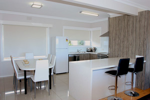 Saltwater Haven - Apollo Bay Pic 5 - A well equipped kitchen