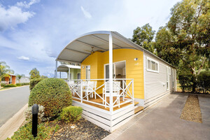 BIG4 Deniliquin Holiday Park Pic 5 - 3 Bedroom Family Villa