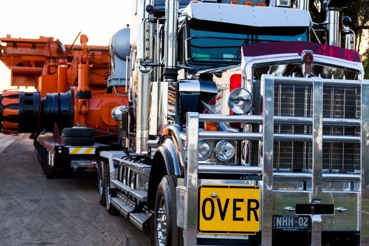 National Heavy Haulage Pic 1 - The C509 Kenworth Heavy Hauler Able to carry 250 tonnes Available for short or long hire now