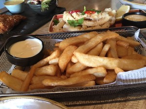 Hillside Hotel Pic 2 - Thick cut chips with Aloli