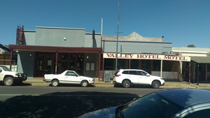 Valley Hotel Motel Pic 3 - Outside