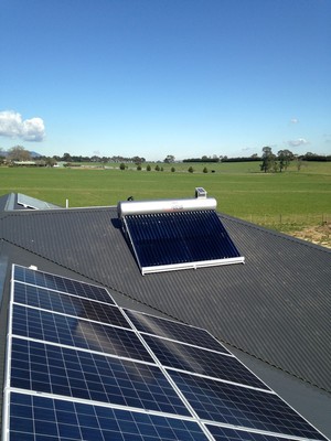 Solar Flow Services Pic 2 - 250ltr Stainless steel tank with 30 evacuated tubes Yarra Glen Victoria 3775