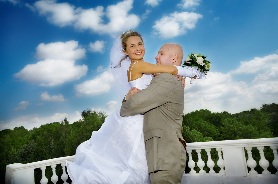 Green Screen Portraits Pic 1 - Wedding Photos that will blow your mind