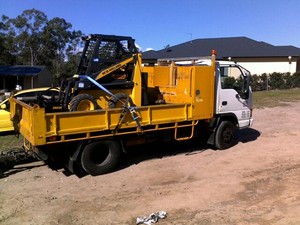 Mini Bobcat Excavator Tipper Hire Brisbane Ipswich Pic 5