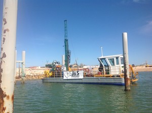 J & S Drilling Pic 2 - Self propelled barge