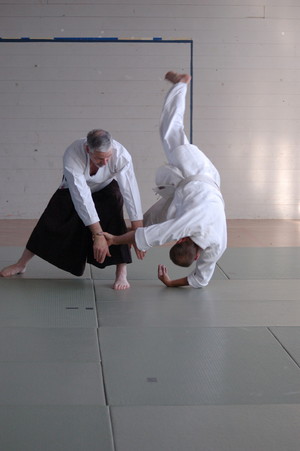 Aikido, Aiki Kai Mt Eliza Pic 5 - In most cases Aikido throws allow the person to naturally roll out of it