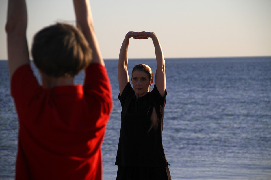 Jinli Wushu-Tai Chi Pic 1 - Qigong on the Beach