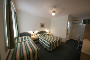 Colonial Terrace
 Motor Inn Pic 3 - Double Twin Room