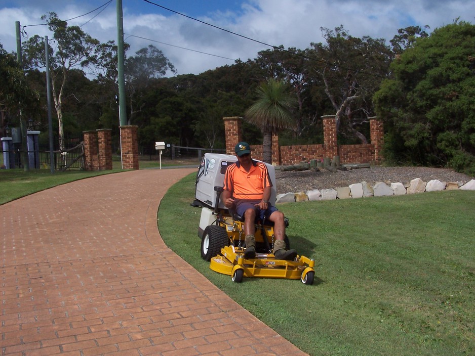 Mowing and Growing Pic 1 - Ride on mowing with catcher