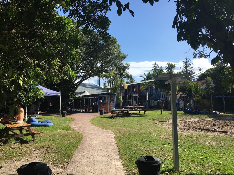 Backpackers Inn On The Beach Pic 1