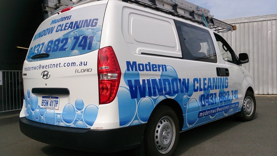 Modern Window Cleaning Pic 1