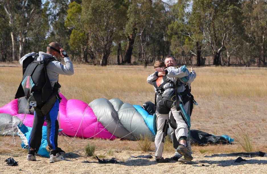 Go Jump - The Parachute School Pic 1