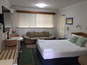 Holland Park Motel Pic 4