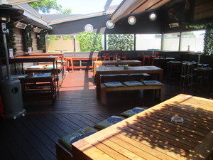 Laurel Hotel Pic 2 - Beer Garden