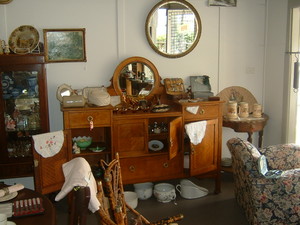 Kempsey Antiques & Collectables Pic 4