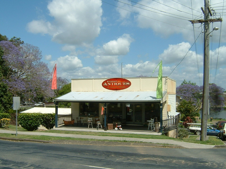 Kempsey Antiques & Collectables Pic 1 - Shop front