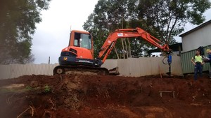 Hume Hire Pic 4 - 55T EXCAVATOR HIRE ALBURY Available with auger drive