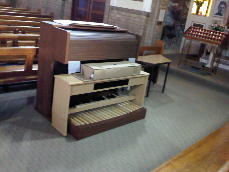 Sydney Piano Removals Pic 1 - Organ delivery