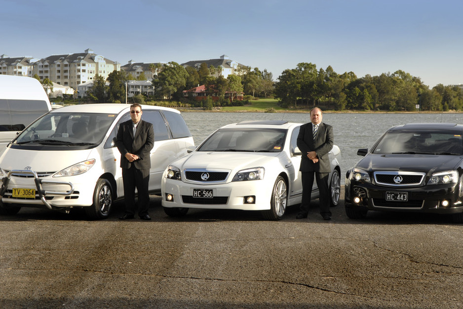 Bayside Limousines Cars & Buses Pic 1