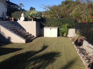 Garden Express Pic 2 - Freshly laid buffalo turf the only access was the side of the house to bring in all the materials required with 4 sets of stairs