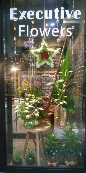 Executive Flowers Pic 4 - Send some Christmas cheer with Executive Flowers at Castle Plaza