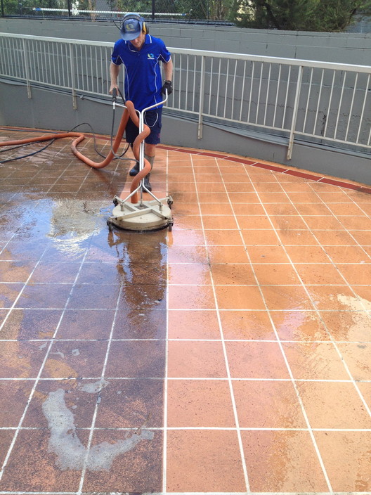 Envirotech Pressure Cleaning Pic 1