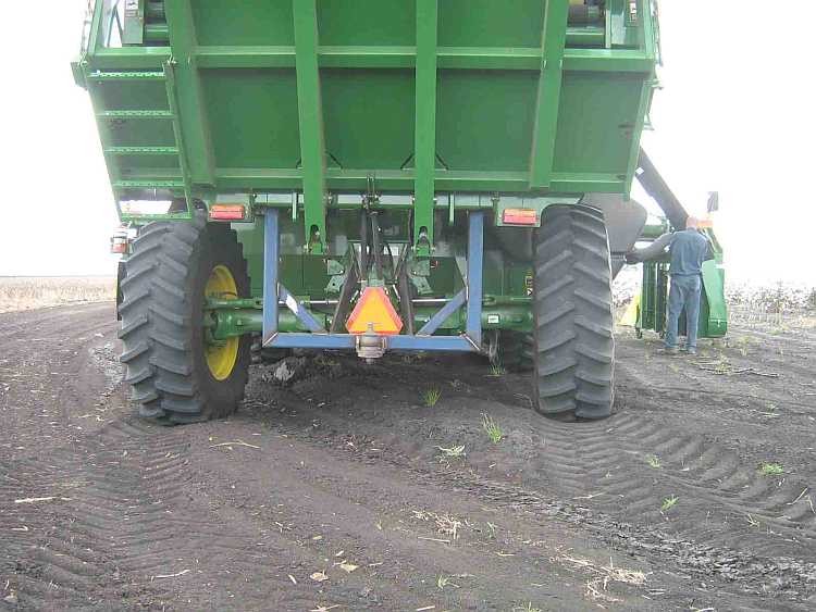 C & C Machining And Engineering Pic 1 - Roundbail Cotton Picker on 3M centers