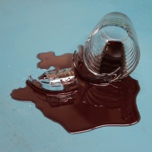 Spillabsorbent Australia Pic 4 - Broken Glass and Wine Spill