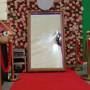 Oz 4 Two Booth Pic 4 - Mirror Me Booth at Wedding Expo