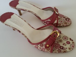 Beautiful shoes close to Glenelg Pic 2