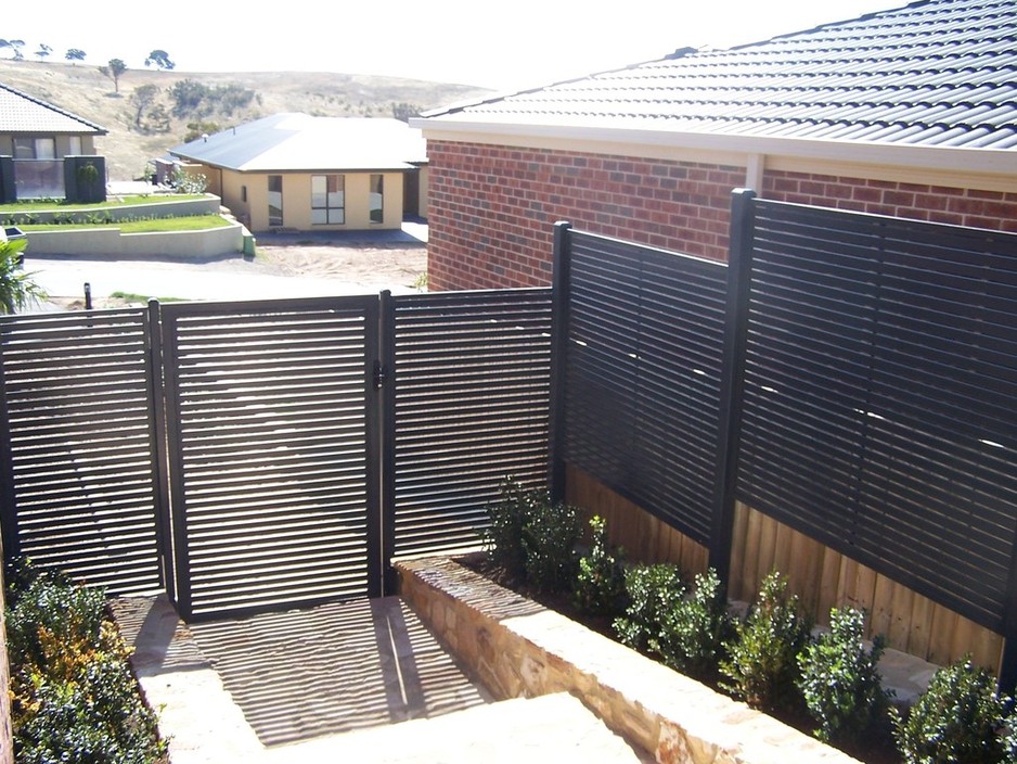 Interloc Fencing & Screens Pic 1