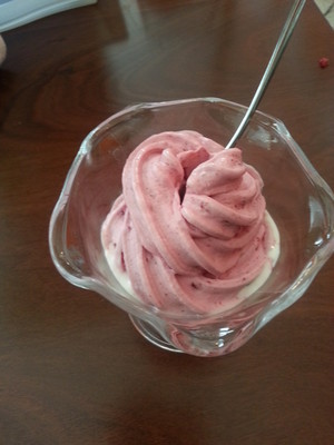 Alimento Pic 2 - Alimento fresh fruit icecream or frozen yoghurtyum