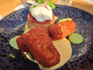 Las Chicas Cafe Pic 4 - House smoked ham hock croquette pea puree poached egg and hollandaise