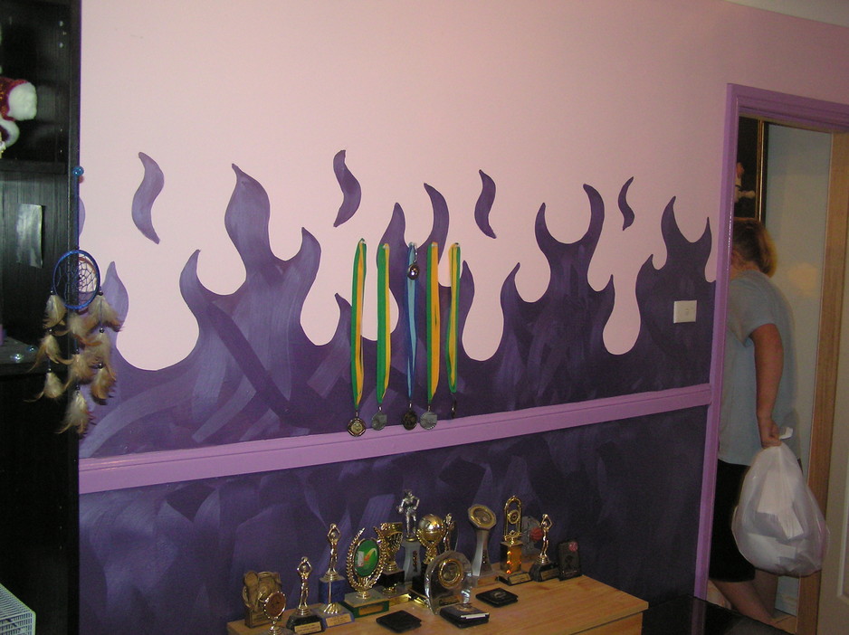 Brian Edwards Painting & Decorating Pic 1 - A purple flame with metallic paint in my daughters room