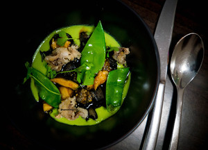 Classico Moderno Restaurant Pic 4 - Squid two ways in pea puree