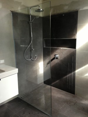 Glazing Works Pty Ltd Pic 3 - Glass Shower Panel