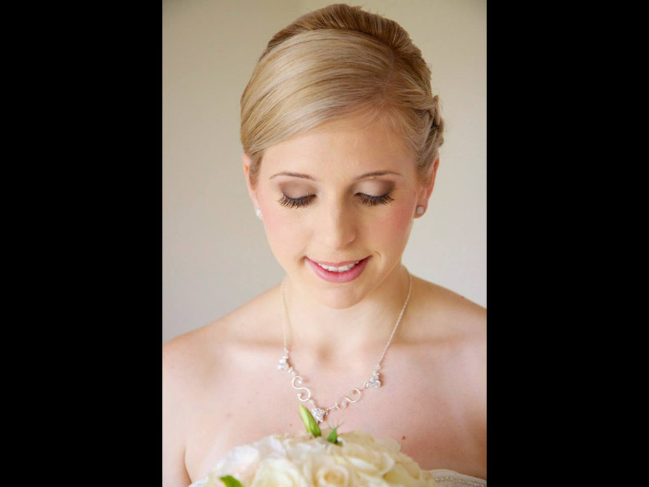 DE LUXE Hair & Makeup Pic 1 - BRIDAL