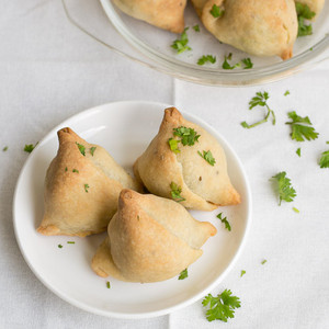 Aafrein Indian Cuisine Pic 3 - Vegetable Samosa