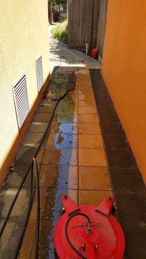 Visages Property Pic 3 - Pressure cleaning