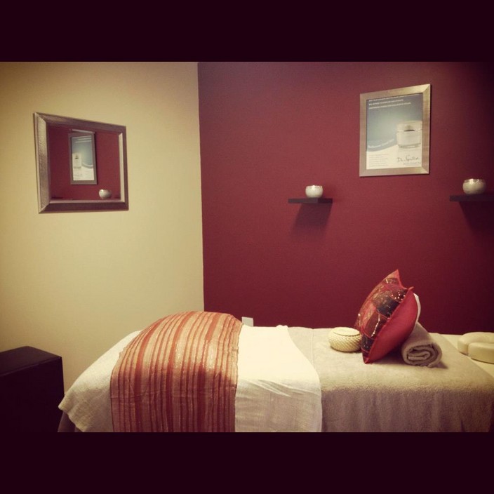 Natural Beauty Bar Pic 1 - One of our peaceful treatment rooms