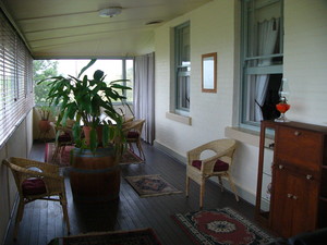 Leconfield House Bed And Breakfast Pic 2 - Leconfield House grand veranda