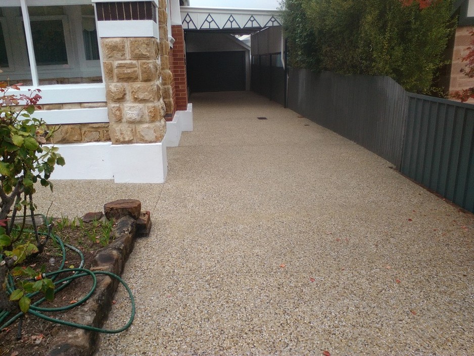 JDM Concreting Pty Ltd Pic 1 - 10mm Gold Exposed