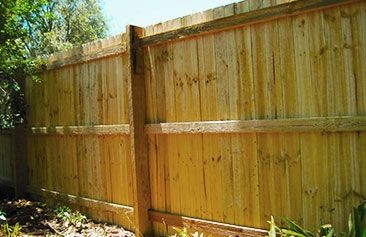 High Tide Fencing Pic 2 - Standard Pailing fence